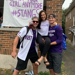 Meet your Posher, Lara